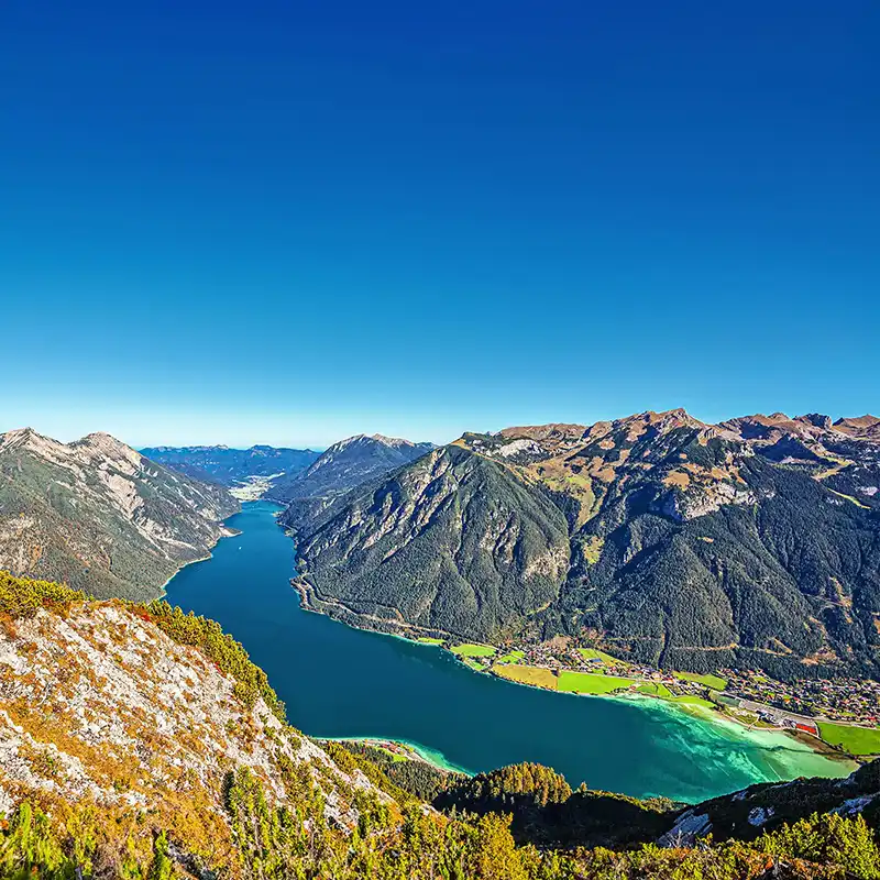 Bärenkopf com vista para o Lago Achensee no Tirol.